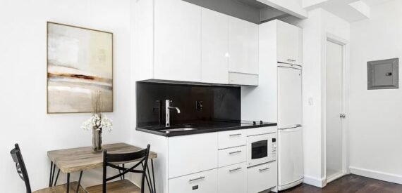 Amazing open layout on West 91st Street in Upper West Side