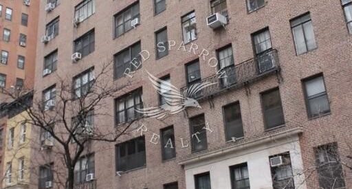 Amazing open layout on East 38th Street in Murray Hill