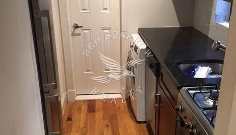 Amazing 1 bed on Mott St in Greenwich Village