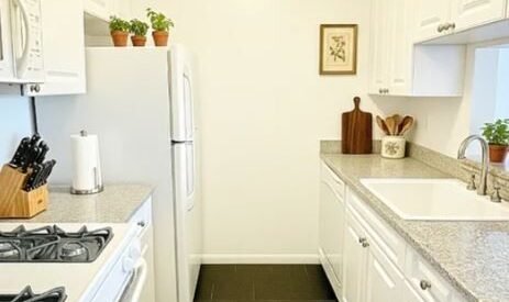 Amazing open layout on West 43rd Street in Hell&#8217;s Kitchen