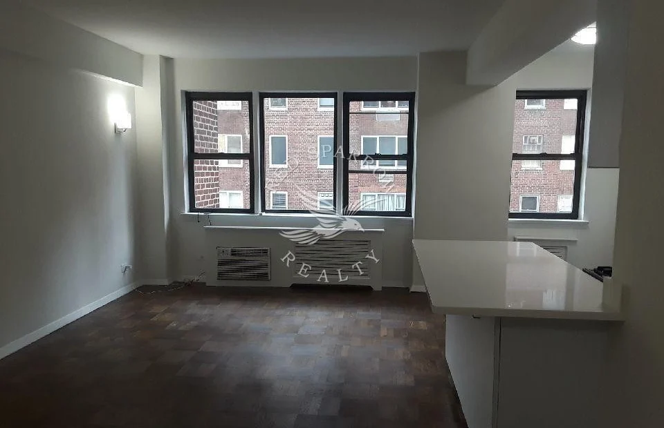 Amazing open layout on Beekman Place in Midtown East