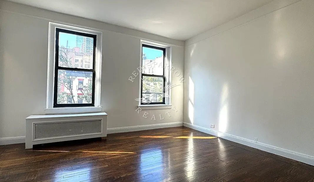 Charming Studio Apartment on East 58th Street in Midtown East