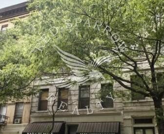 Amazing railroad 2 bed on East 89th Street in Yorkville