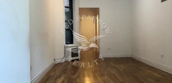 Amazing railroad 2 bed on East 89th Street in Yorkville