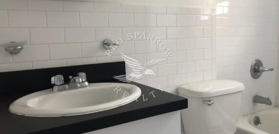 Amazing railroad 2 bed on East 89th Street in Yorkville