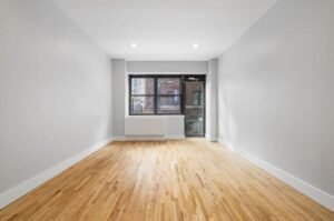 Spacious studio on East 37th Street in Murray Hill