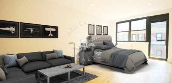 Charming open layout on East 37th Street in Murray Hill