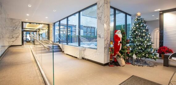 Amazing open layout on East 16th Street in Gramercy Park