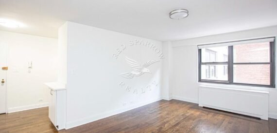 Amazing open layout on East 16th Street in Gramercy Park