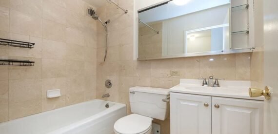 Amazing 1 bed on West 68th Street in Lincoln Square