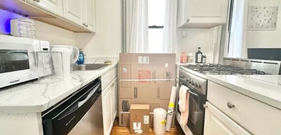 Amazing 1 bed on 9th Avenue in Chelsea