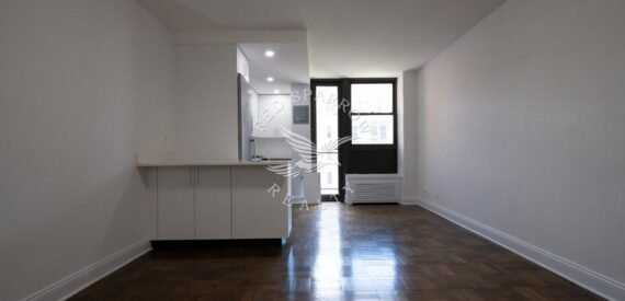 Amazing open layout on East 35th Street in Murray Hill