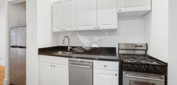 Amazing open layout on East 37th Street in Murray Hill