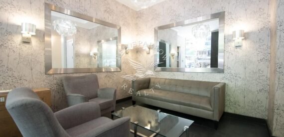 Amazing open layout on East 56th Street in Sutton Place