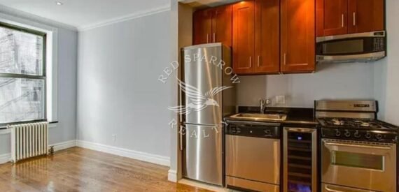 Large 2 bedroom on East 18th Street in Gramercy