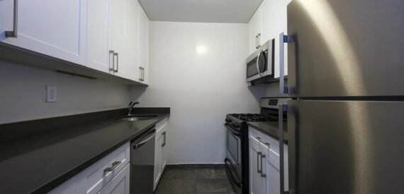 Amazing 1 bed on West 68th Street in Lincoln Square