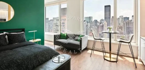 Amazing open layout on East 54th Street in Murray Hill