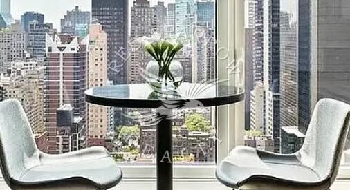 Amazing open layout on East 54th Street in Murray Hill