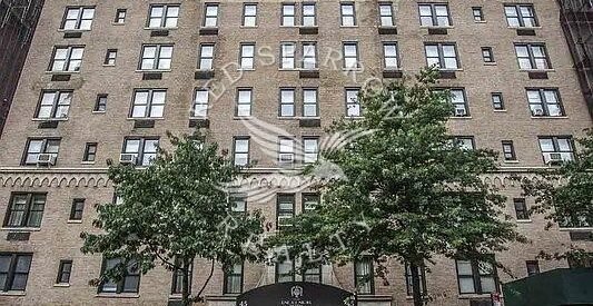 Fantastic 3 bedroom, 2-bathroom on West 81st Street in Upper West Side