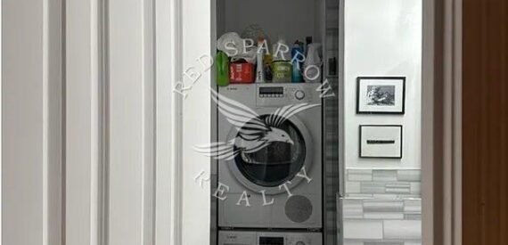 Beautiful 1 bed / 1 bath on Mott Street in Soho