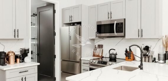 Large True 1 bedroom on Stanton Street in the Lower East Side