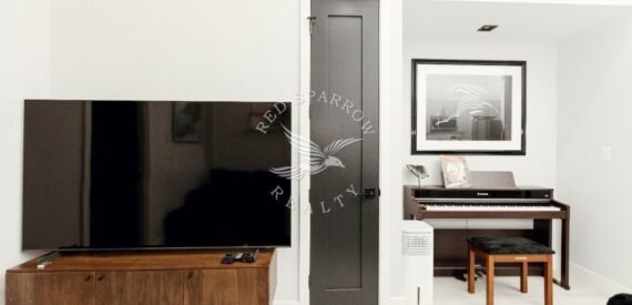 Large True 1 bedroom on Stanton Street in the Lower East Side