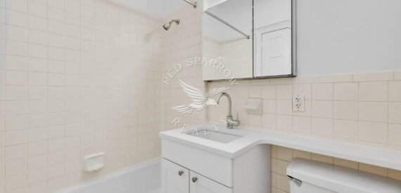Amazing 1 bedroom (flex 2 bedroom) apartment on Madison Avenue in Midtown South