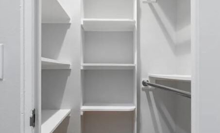 Spacious studio on East 37th Street in Murray Hill