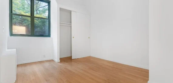 Amazing 1 bed on East 22nd Street in Gramercy Park