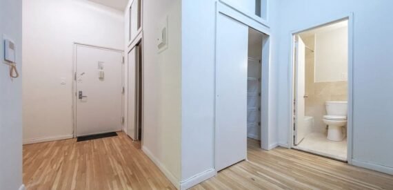 Amazing 1 bed on West 68th Street in Lincoln Square