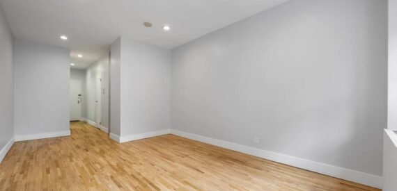 Spacious studio on East 37th Street in Murray Hill