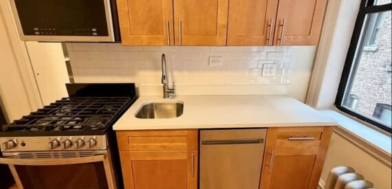 Amazing open layout on West 55th Street in Hell&#8217;s Kitchen