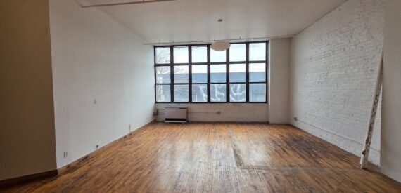Spacious 800 Sq Ft Commercial Loft for Lease in Prime Bushwick near L Morgan Stop
