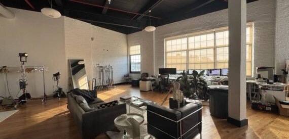 Spacious Commercial Loft with Large Windows in Prime Bushwick Location – 900 Sq Ft