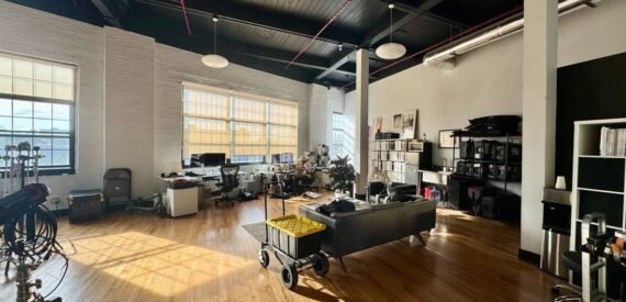 Spacious Commercial Loft with Large Windows in Prime Bushwick Location – 900 Sq Ft