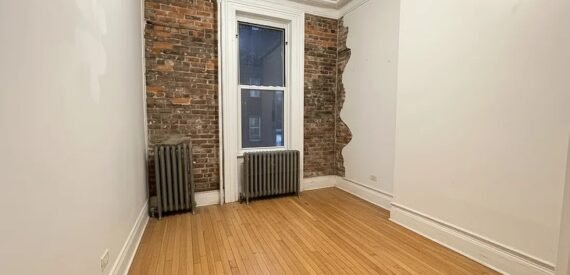 High Ceiling 2 bedrooms no fee