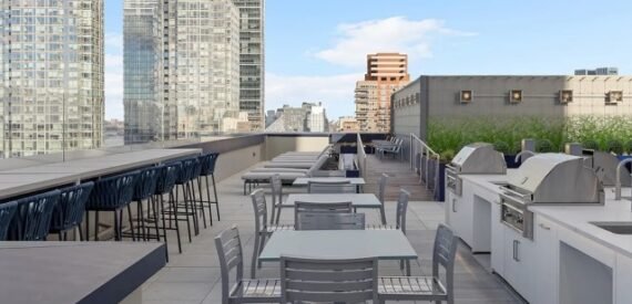 Amazing 2 bed on West 38th Street in Hudson Yards