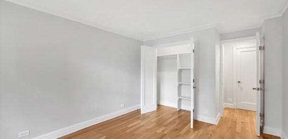 Amazing open layout on West 89th Street in Upper West Side