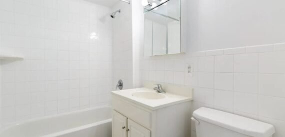 Amazing open layout on Manhattan Avenue in South Harlem