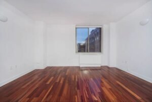 Amazing open layout on Manhattan Avenue in South Harlem