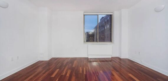 Amazing open layout on Manhattan Avenue in South Harlem