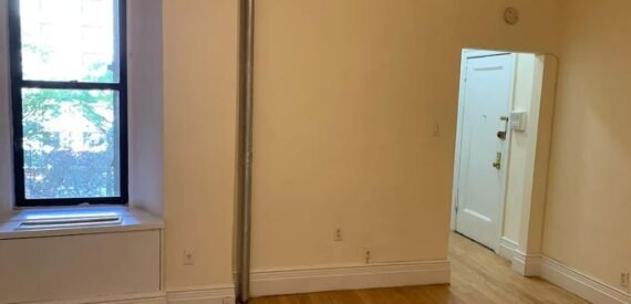 Amazing open layout on Broadway in Upper West Side