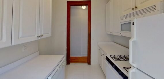 Amazing 2 bed on Amsterdam Avenue in upper west side