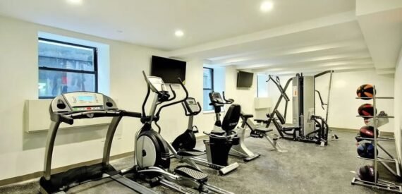 Amazing 2 bed on Manhattan Avenue in South Harlem