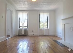 Huge apartment for rent, NO FEE