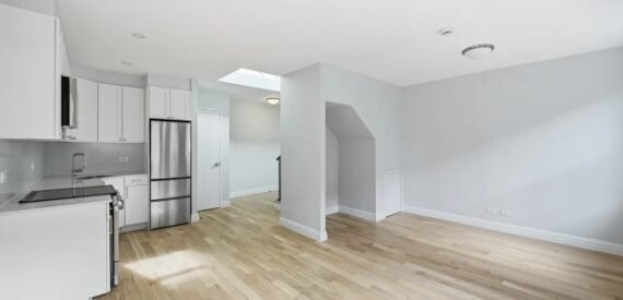 Amazing 1 bed on Greenwich Street in West Village
