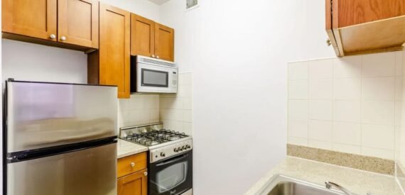 Amazing open layout on Manhattan Avenue in South Harlem