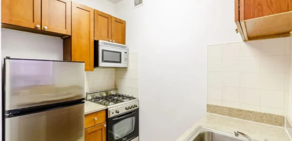 Amazing open layout on Manhattan Avenue in South Harlem
