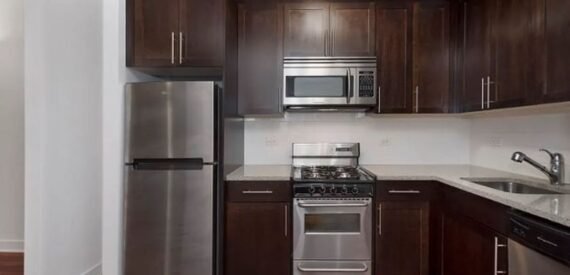 Amazing open layout on Manhattan Avenue in South Harlem