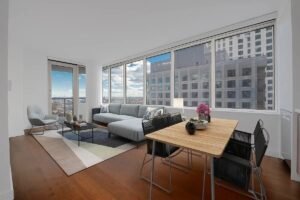 NO FEE! Beautifully renovated 1BR with a Balcony! GREENPOINT